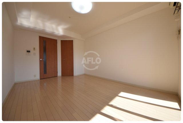 居室・リビング　ドゥーエ森ノ宮　リビング