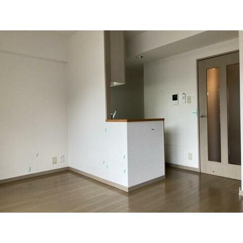 その他部屋・スペース　リビングを別角度から