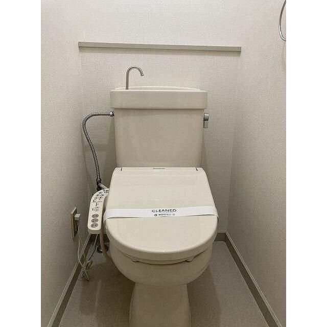 トイレ　別号室の参考写真です。