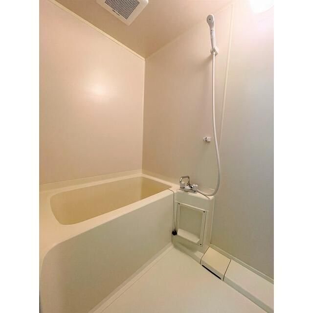 バス・シャワールーム　別号室の参考写真です。