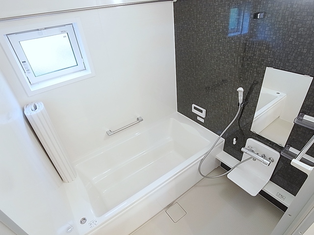 バス・シャワールーム　追焚・浴室乾燥付き