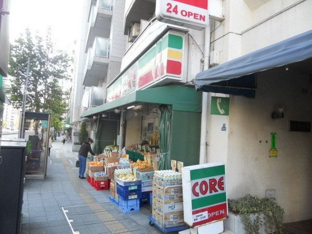 コンビニ　コア（コンビニ）まで112m