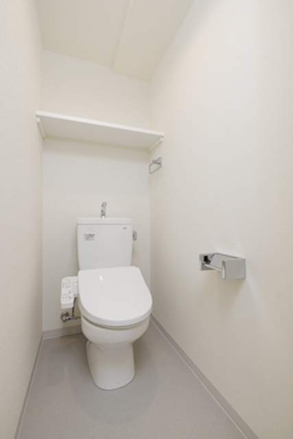 トイレ　※写真は同タイプ住戸です。