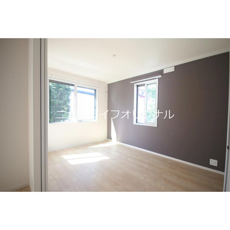その他部屋・スペース　洋室は窓が2面あるので通風・日当たり良好です！