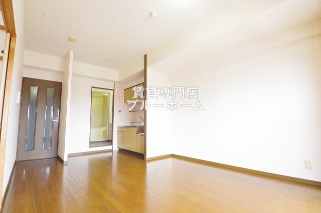 居室・リビング　10帖の広いリビングです！