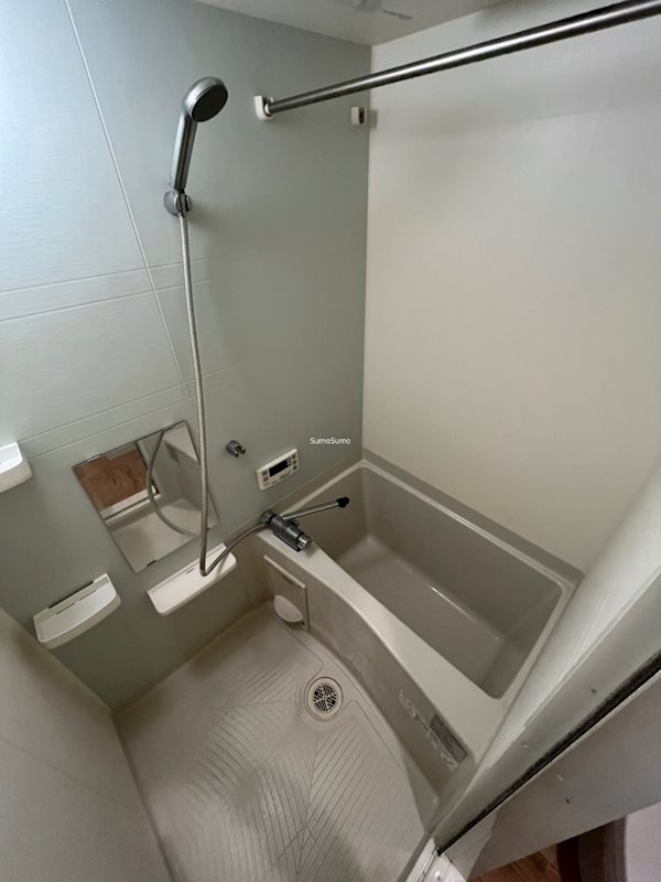 バス・シャワールーム　コンパクトで使いやすいお風呂です