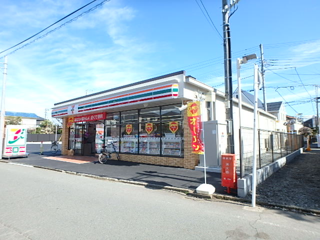 コンビニ　セブンイレブン藤沢本鵠沼2丁目店（コンビニ）まで492m