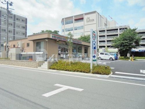 コンビニ　セブンイレブン流山おおたかの森駅東口店（コンビニ）まで580m
