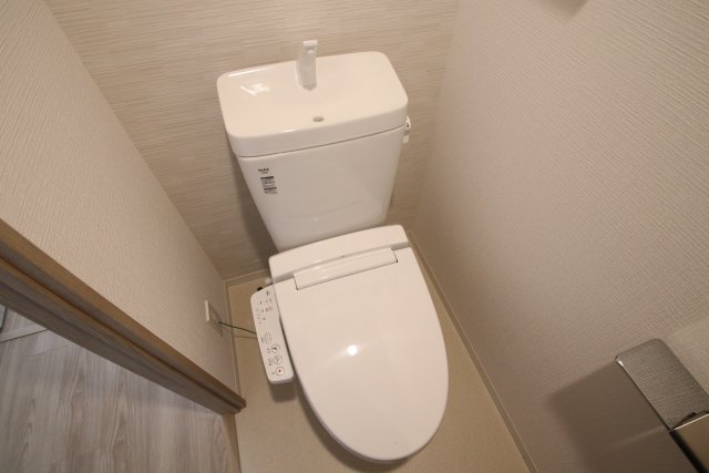 トイレ　※別号室の参考写真です