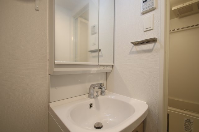 洗面設備　※別号室の参考写真です