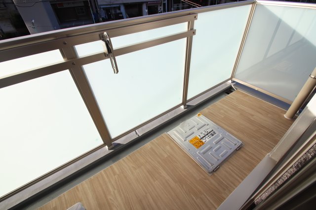 バルコニー　※別号室の参考写真です