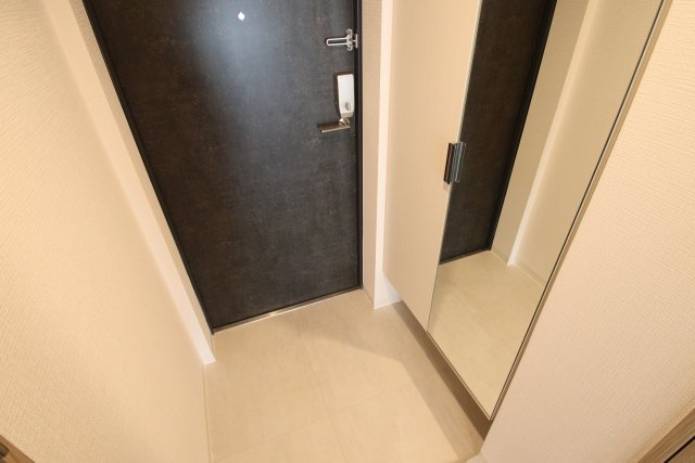 玄関　※別号室の参考写真です