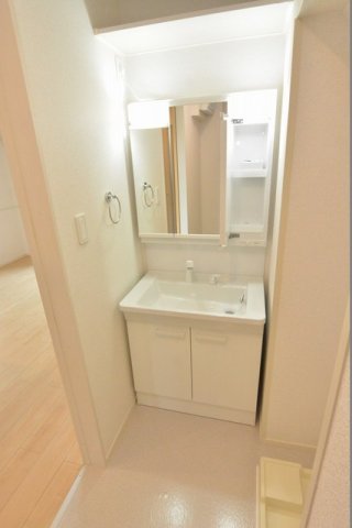 洗面設備　【ル・ソレイユII】ゆったりとスペースのある洗面所