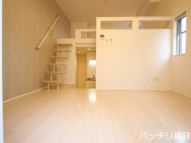 居室・リビング　同型タイプの為、現状を優先いたします。