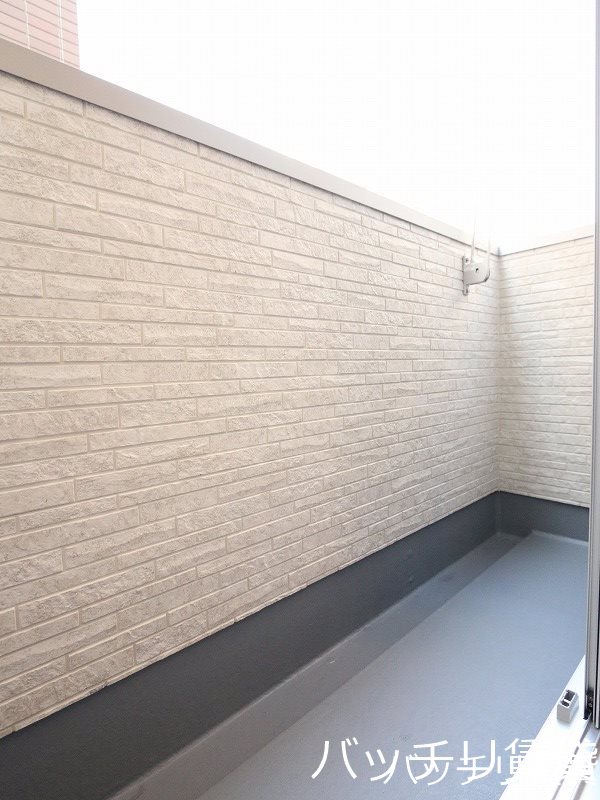 バルコニー　同型タイプの為、現状を優先いたします。