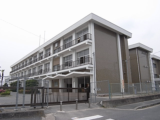 小学校　三宅町立三宅小学校（小学校）まで1493m