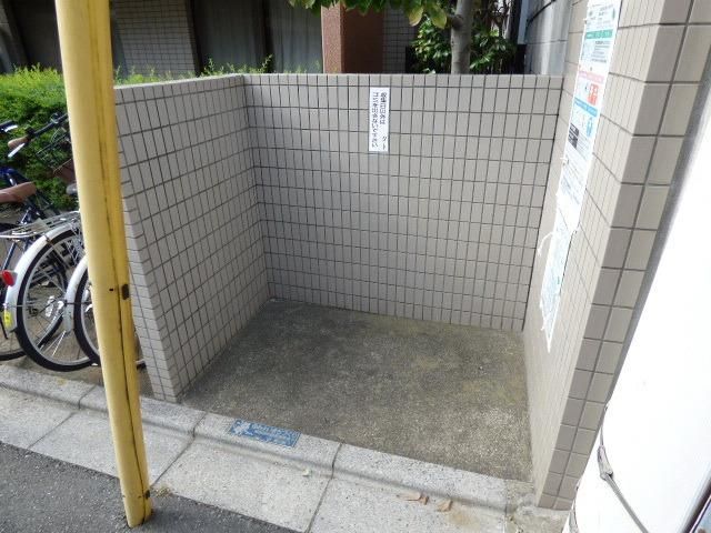 その他設備　敷地内ごみ置場