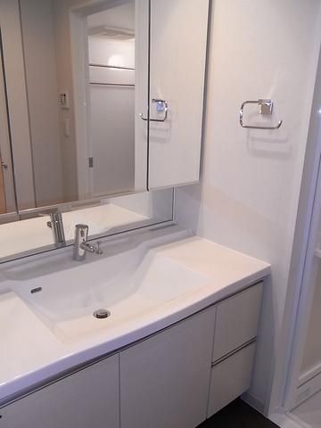 洗面設備　大型の独立洗面化粧台