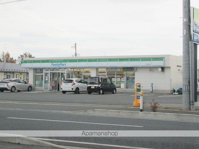 コンビニ　ファミリーマート（コンビニ）まで491m
