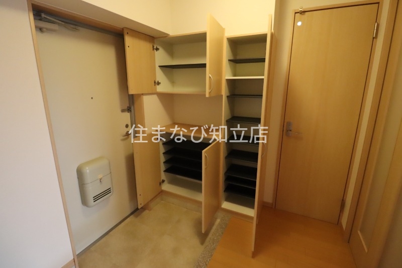 玄関　同型別部屋写真