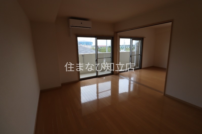 居室・リビング　同型別部屋写真