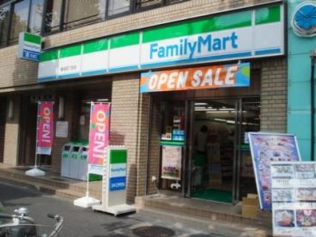 コンビニ　ファミリーマート築地五丁目店（コンビニ）まで547m
