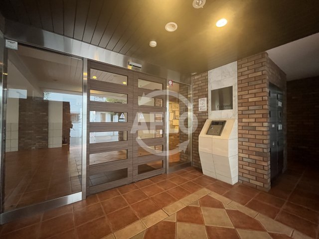 エントランス　Is Grande　エントランス