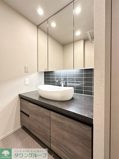 洗面設備　※写真は同タイプ住戸です。