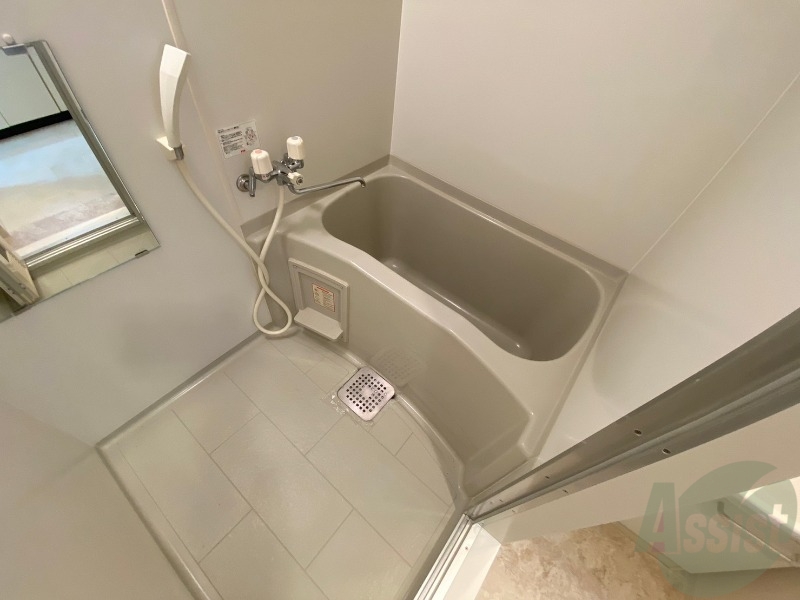 バス・シャワールーム　お風呂になります。一日の疲れを癒してくださいね。