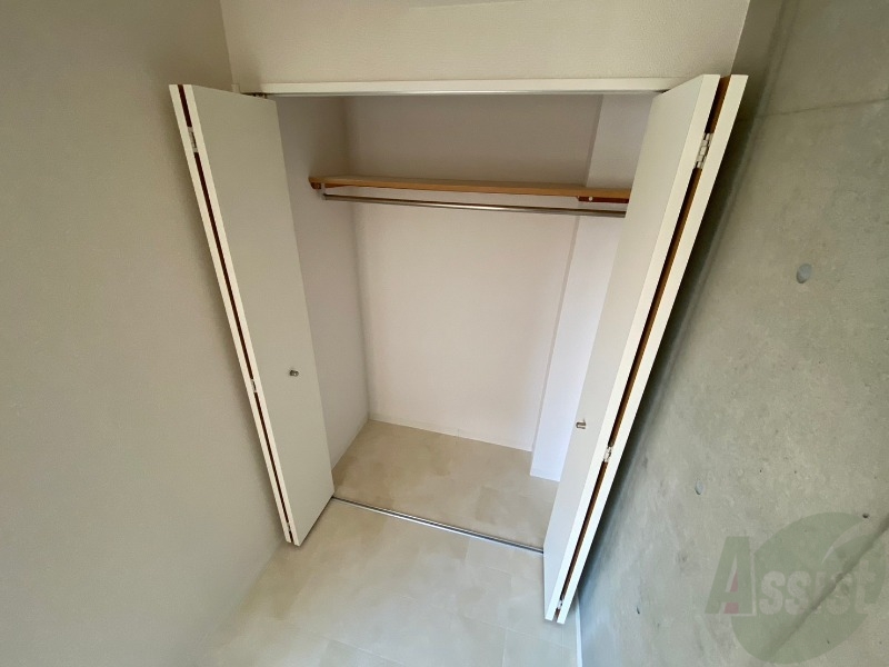 収納　クローゼットは奥行きもあり、荷物が多い方でも安心です。