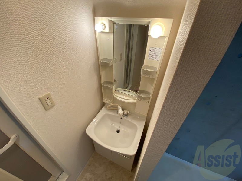 洗面設備　こちらに洗面台があります。朝の洗顔はこちらで。