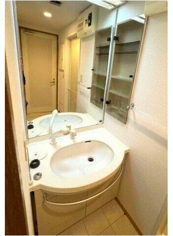 洗面設備　身支度に便利な洗面台♪