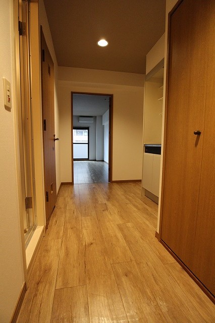 居室・リビング　ゆったり玄関周り。参考写真