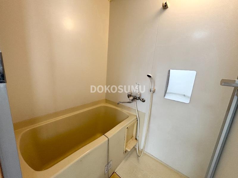 バス・シャワールーム　一日の疲れをやさしく癒やす、清潔感あふれるリラックスバス。