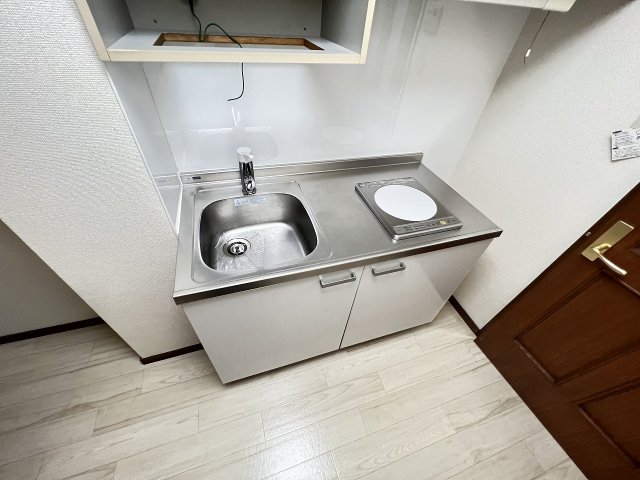 キッチン　写真は同マンション別部屋