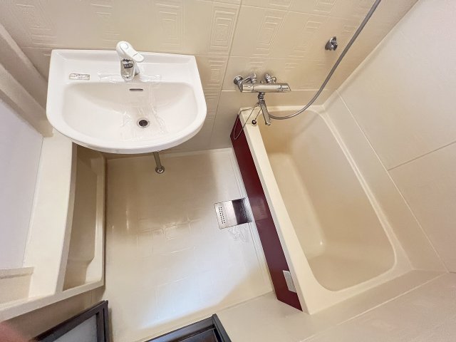 バス・シャワールーム　写真は同マンション別部屋