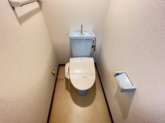 トイレ　写真は同マンション別部屋