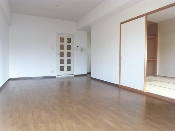 居室・リビング　内装