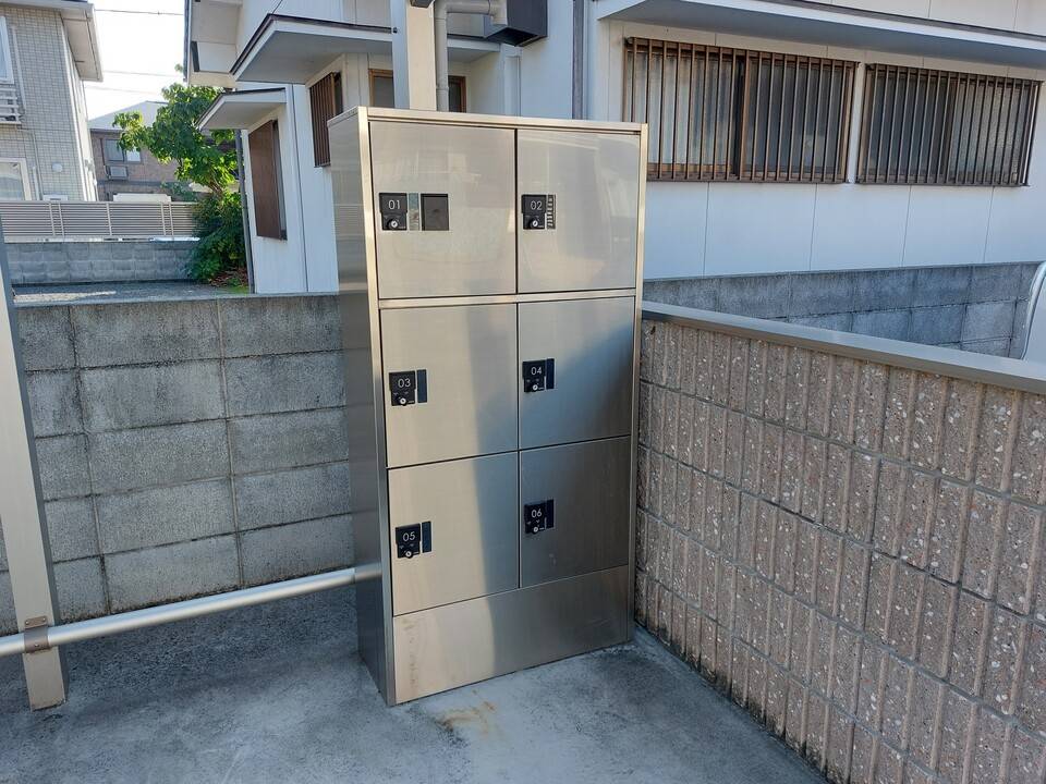 エントランス　宅配ボックス
