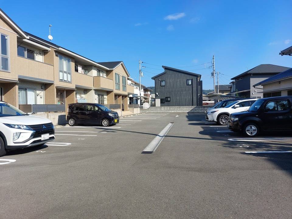 駐車場　駐車場