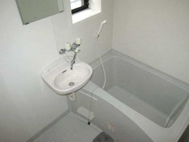 バス・シャワールーム　★お掃除のし易いユニットバスです★