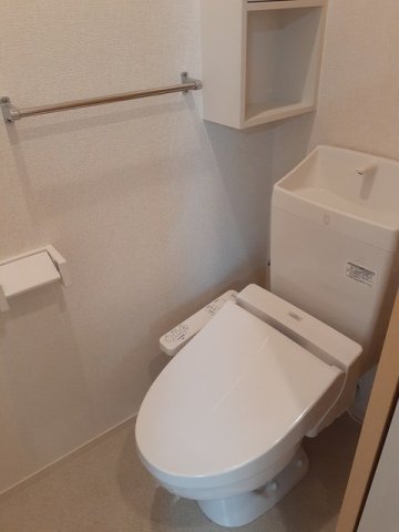 トイレ　トイレもきれいです