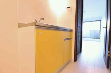 キッチン　別部屋参考写真となります