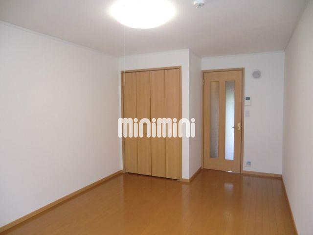 その他部屋・スペース　シンプルで広めの室内は、家具や家電が配置しやすいですよ