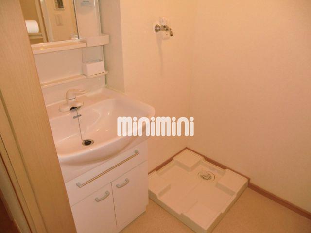 洗面設備　独立洗面化粧台＆室内洗濯機置き場です