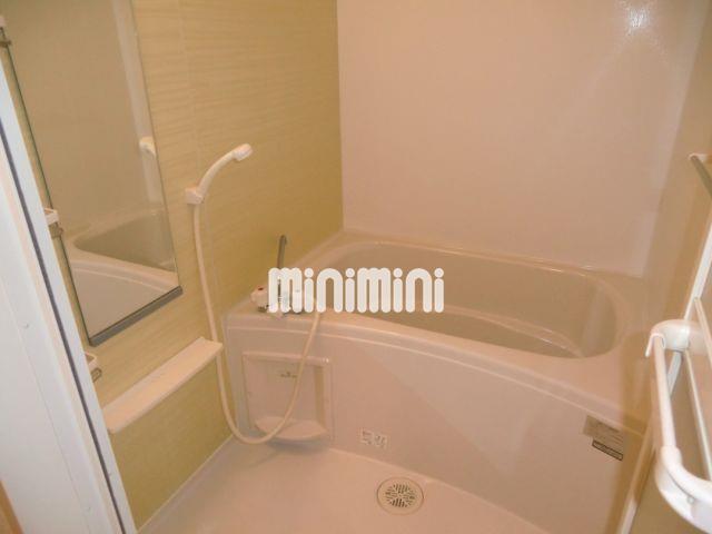 バス・シャワールーム　浴室乾燥機能完備のバスルームです！