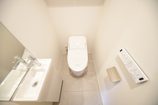 トイレ　トイレ