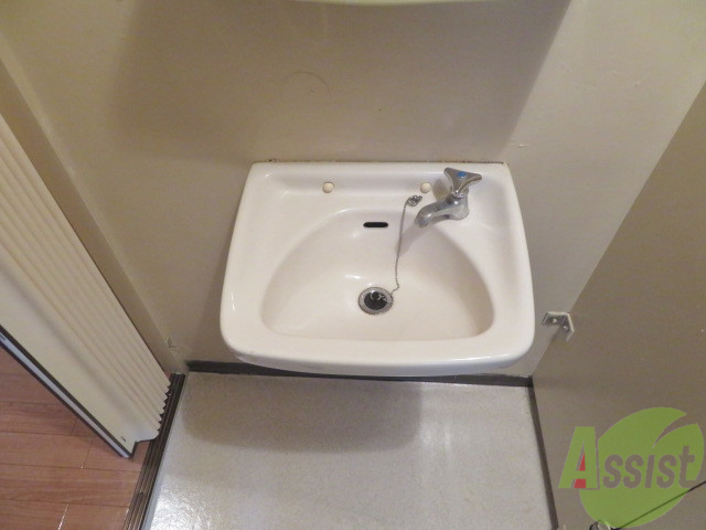 洗面設備　洗面所はこちらをお使いください。結構広く感じました。