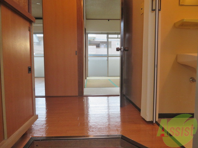 玄関　玄関から見たお部屋全体を撮ってみました。広いですね。