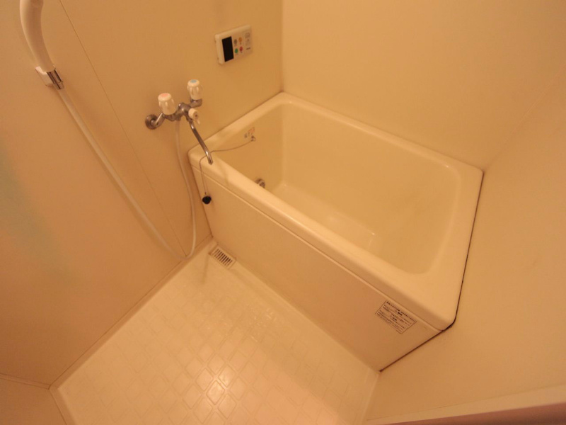 バス・シャワールーム　追い焚き機能付バスルーム